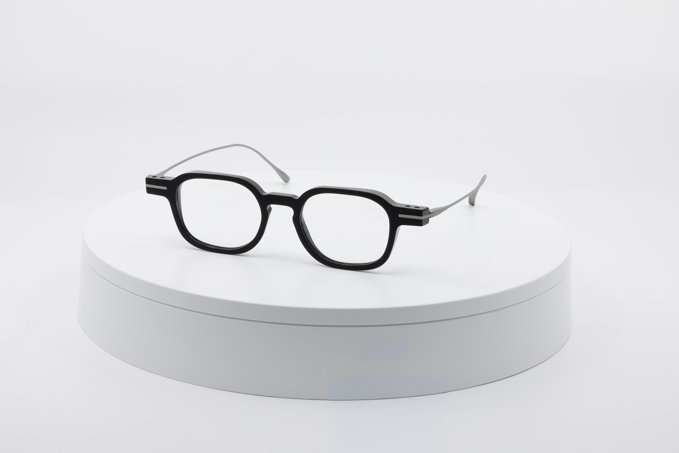 Aug·42 — Black Sand angled